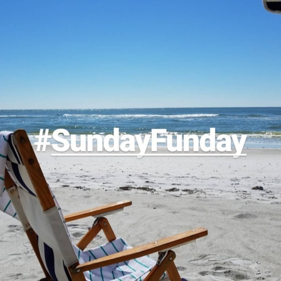 HAPPY SUNDAY POSHERS! - Picture 1 of 6